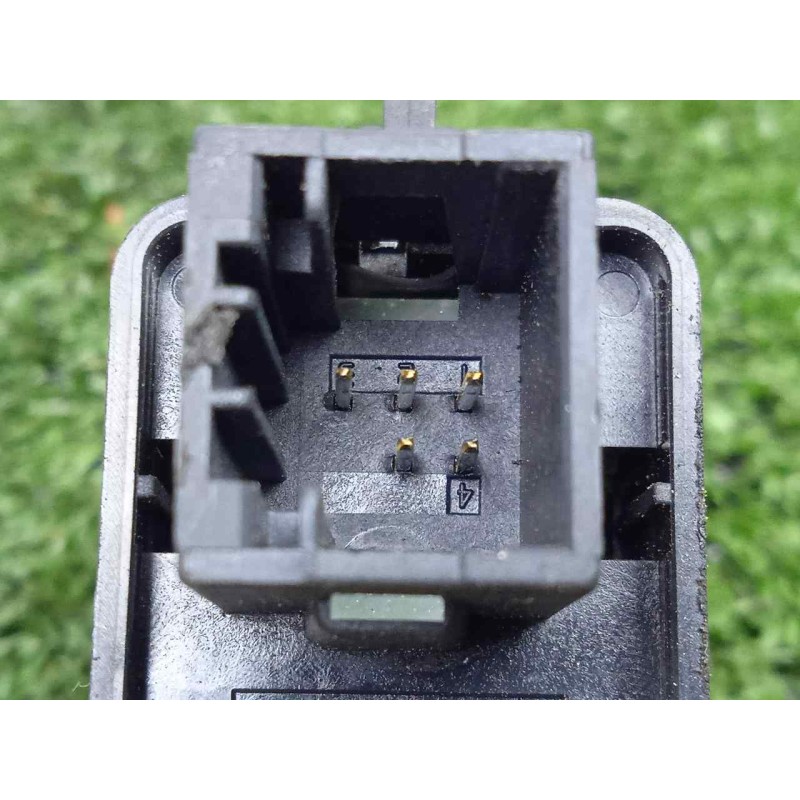 Recambio de mando elevalunas trasero izquierdo para peugeot 1007 1.4 hdi referencia OEM IAM 96570331XT  