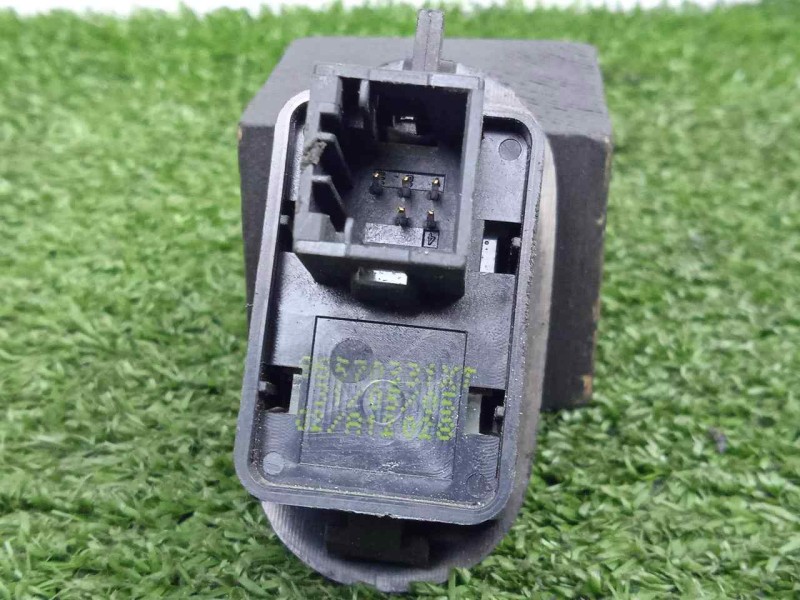 Recambio de mando elevalunas trasero izquierdo para peugeot 1007 1.4 hdi referencia OEM IAM 96570331XT  