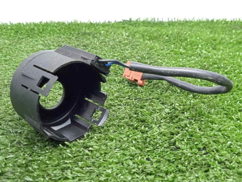 Recambio de antena para peugeot 1007 1.4 hdi referencia OEM IAM 9652781780  