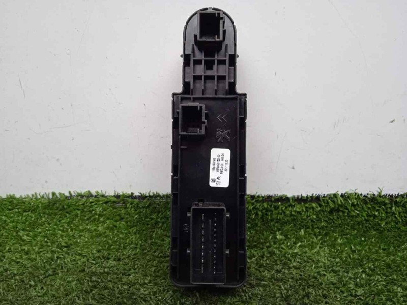 Recambio de mando elevalunas delantero izquierdo para opel crossland x 1.2 referencia OEM IAM 96788281ZD-1034498200 4.BOTONES 