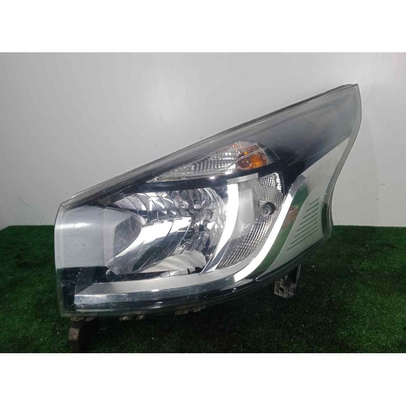 Recambio de faro izquierdo para renault trafic combi 1.6 dci diesel referencia OEM IAM 1EE01141021-260605173R  HALOGENO