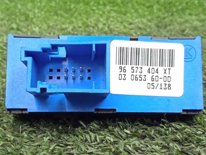 Recambio de interruptor para peugeot 1007 1.4 hdi referencia OEM IAM 96573404XT-0306536000  