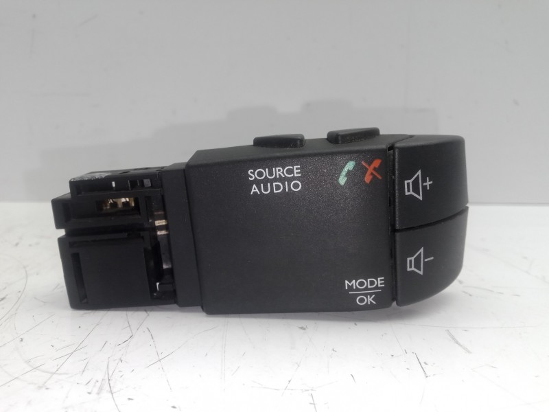 Recambio de mando multifuncion para dacia dokker express 1.5 dci diesel fap cat referencia OEM IAM   