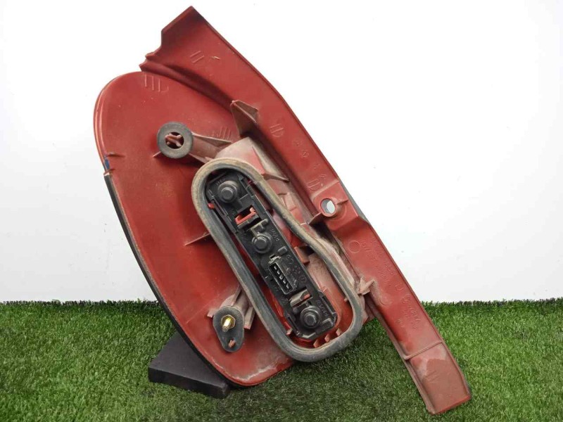 Recambio de piloto trasero derecho para peugeot 306 break 1.9 turbodiesel cat referencia OEM IAM  RANCHERA/FAMILIAR 