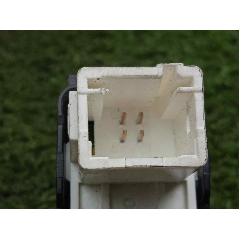 Recambio de mando elevalunas trasero derecho para opel crossland x 1.2 referencia OEM IAM 13483539 4.PINES 