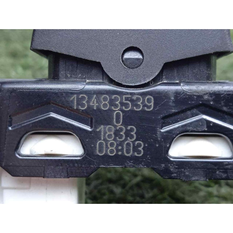 Recambio de mando elevalunas trasero derecho para opel crossland x 1.2 referencia OEM IAM 13483539 4.PINES 