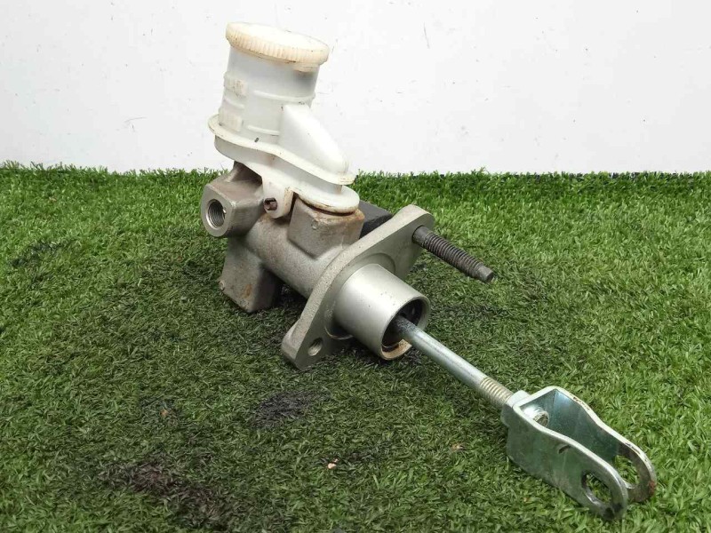 Recambio de bomba embrague para mitsubishi l 200 2.4 di-d cat referencia OEM IAM 2345A053  