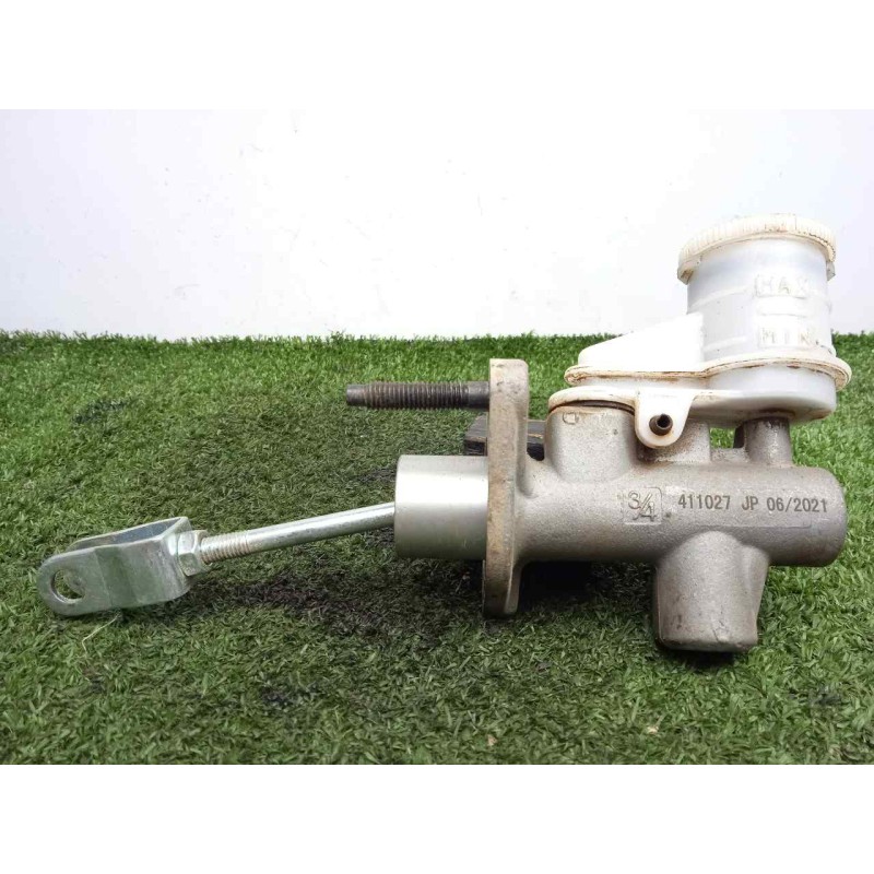 Recambio de bomba embrague para mitsubishi l 200 2.4 di-d cat referencia OEM IAM 2345A053  