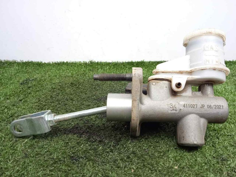 Recambio de bomba embrague para mitsubishi l 200 2.4 di-d cat referencia OEM IAM 2345A053  