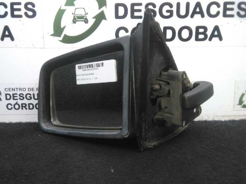 Recambio de retrovisor izquierdo para opel kadett e 1.6 referencia OEM IAM  MANUAL NEGRO.PLASTICO