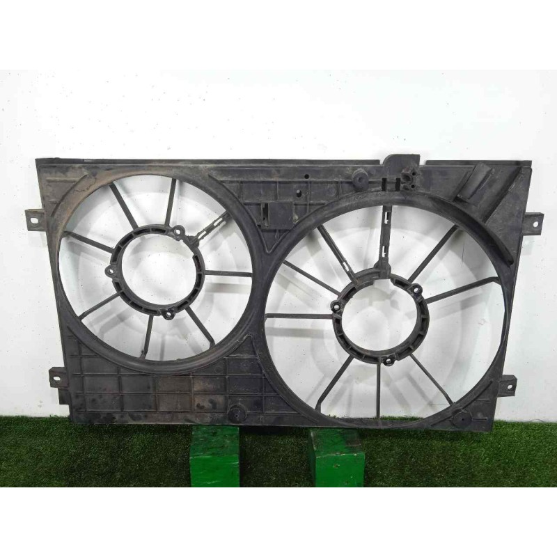 Recambio de calandra delantera de radiador para seat leon (1p1) 1.9 tdi referencia OEM IAM 1K0121207T  