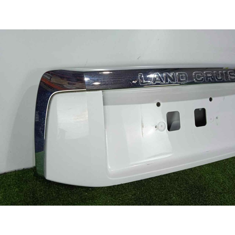 Recambio de moldura para toyota land cruiser (j15) 3.0 turbodiesel cat referencia OEM IAM 7681160902A1-7681160904A1 PORTON 