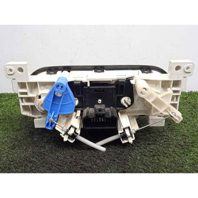 Recambio de mando calefaccion / aire acondicionado para renault trafic combi 1.6 dci diesel referencia OEM IAM E1093049AC-300800