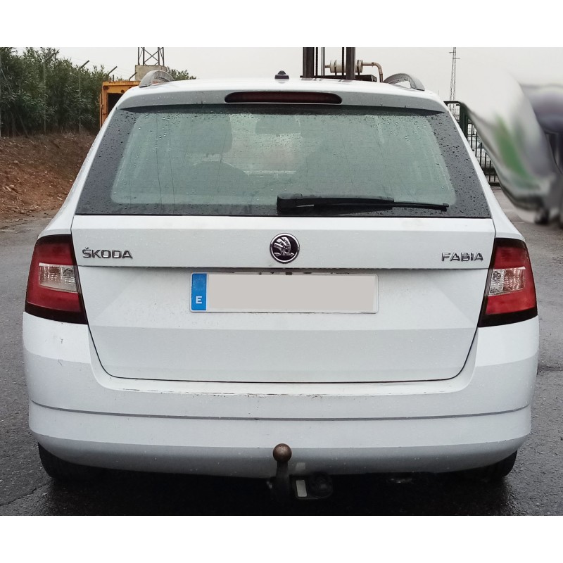 Recambio de paragolpes trasero para skoda fabia combi 1.4 tdi dpf referencia OEM IAM   