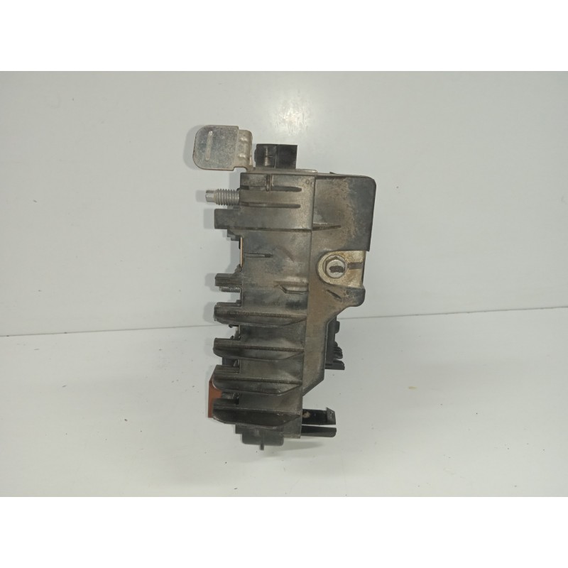 Recambio de caja reles / fusibles para opel astra k lim. 5türig selective referencia OEM IAM 39040853-8639800000000U-812461952  