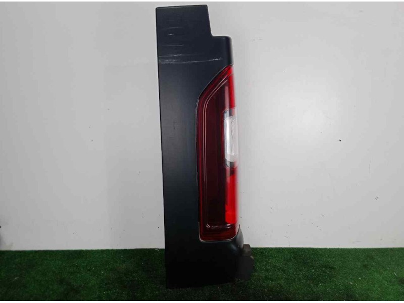 Recambio de piloto trasero izquierdo para renault trafic combi 1.6 dci diesel referencia OEM IAM 265556737R-93867974  