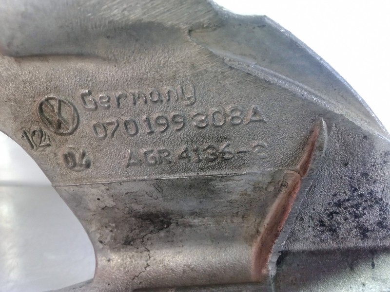 Recambio de soporte motor para volkswagen touareg (7la) 2.5 tdi referencia OEM IAM 070199308A  