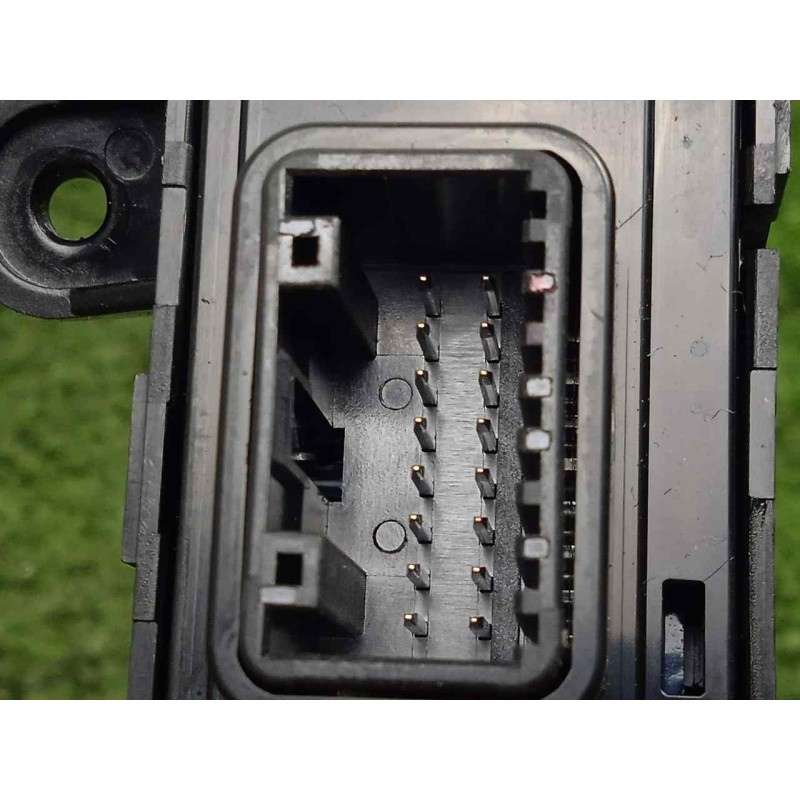 Recambio de interruptor para kia ceed 1.0 tgdi cat referencia OEM IAM 93300J7040  