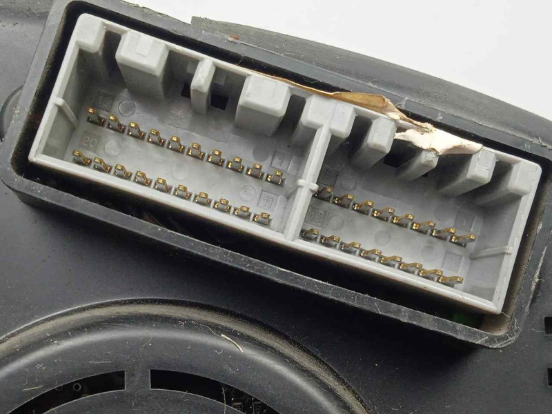 Recambio de cuadro instrumentos para kia magentis 2.0 crdi referencia OEM IAM 940132G14  