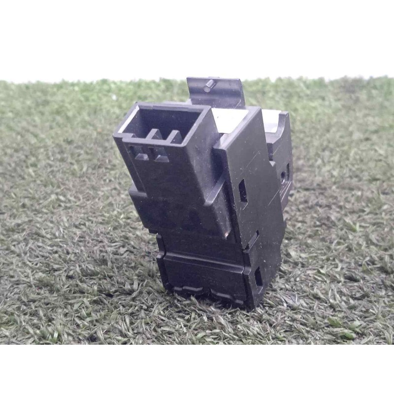 Recambio de mando elevalunas trasero derecho para land rover evoque 2.2 td4 cat referencia OEM IAM BJ3214717AB  