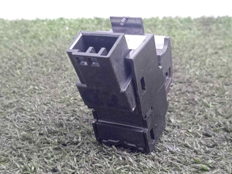 Recambio de mando elevalunas trasero derecho para land rover evoque 2.2 td4 cat referencia OEM IAM BJ3214717AB  