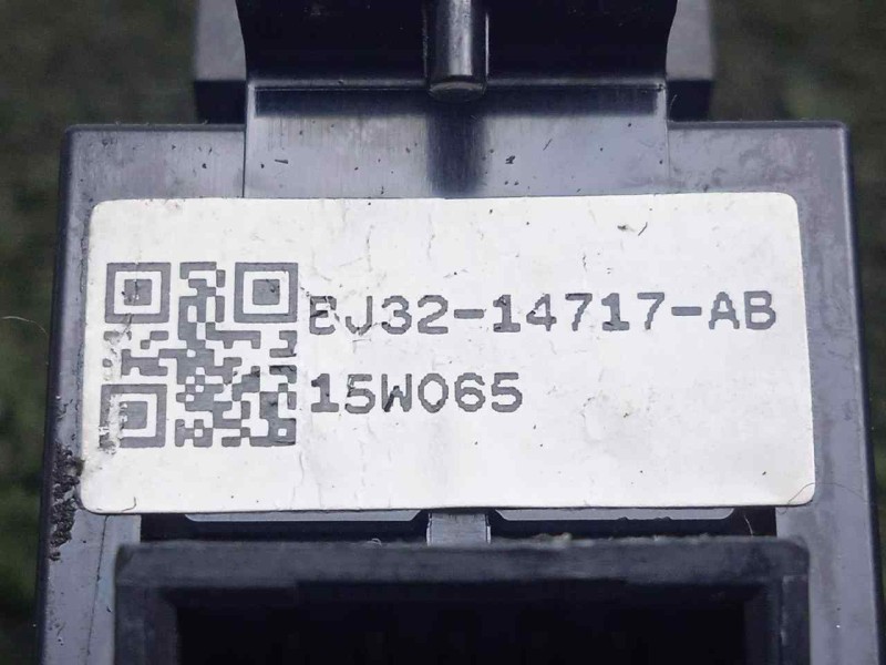Recambio de mando elevalunas trasero derecho para land rover evoque 2.2 td4 cat referencia OEM IAM BJ3214717AB  