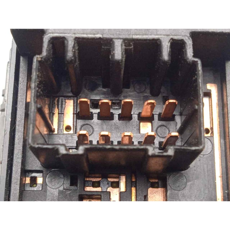 Recambio de mando elevalunas delantero izquierdo para kia magentis 2.0 crdi referencia OEM IAM 93570-2G100S8-457490  