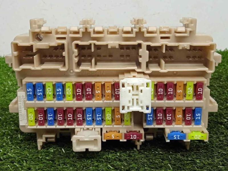 Recambio de caja reles / fusibles para nissan qashqai (j11) 1.6 dci turbodiesel cat referencia OEM IAM 243504EB0A  