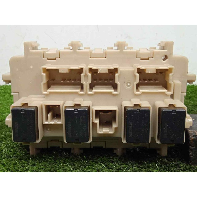 Recambio de caja reles / fusibles para nissan qashqai (j11) 1.6 dci turbodiesel cat referencia OEM IAM 243504EB0A  