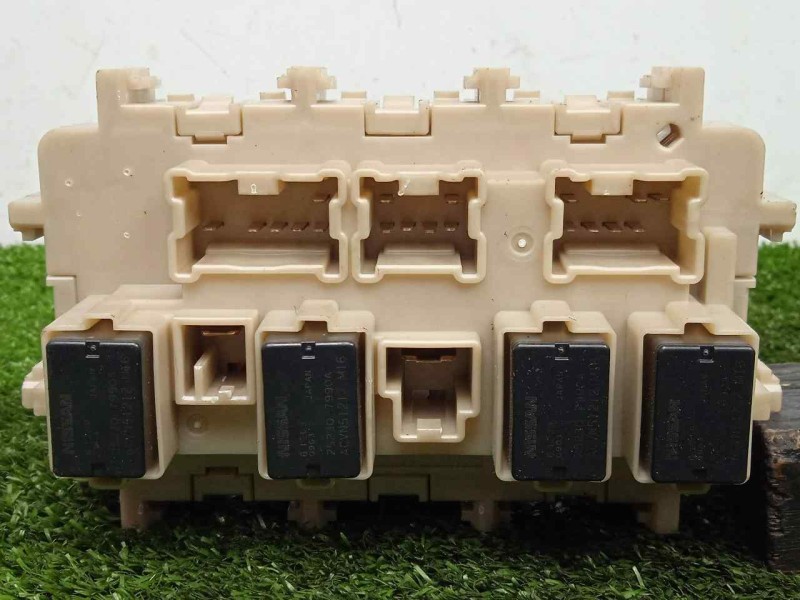 Recambio de caja reles / fusibles para nissan qashqai (j11) 1.6 dci turbodiesel cat referencia OEM IAM 243504EB0A  
