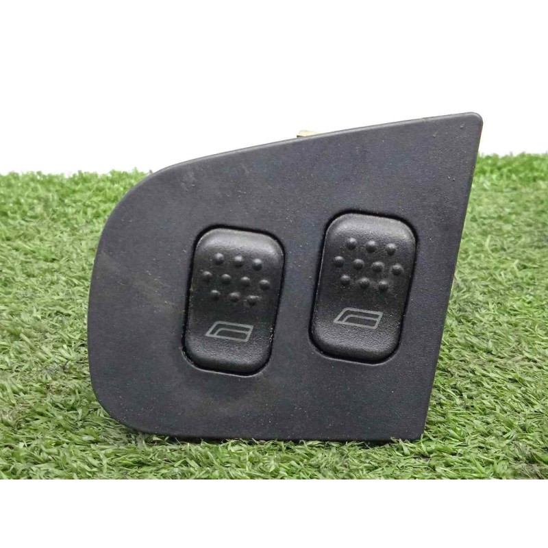Recambio de mando elevalunas delantero izquierdo para alfa romeo 146 1.9 jtd cat referencia OEM IAM SINREFERENCIA 2.BOTONES 