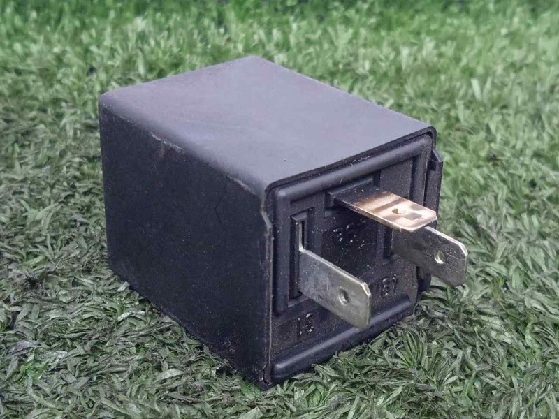 Recambio de rele para bmw serie 3 berlina (e30) 1.6 referencia OEM IAM 61311367001  