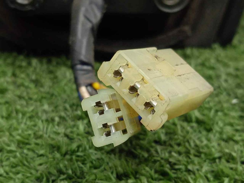 Recambio de retrovisor derecho para mitsubishi santamo (hyundai) 2.0 cat referencia OEM IAM SINREFERENCIA ELECTRICO - 6.PINES AZ