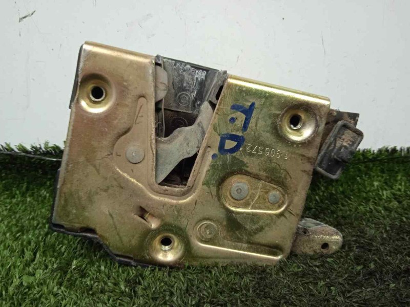 Recambio de cerradura puerta trasera derecha para bmw serie 3 berlina (e30) 1.6 referencia OEM IAM 51221906572  