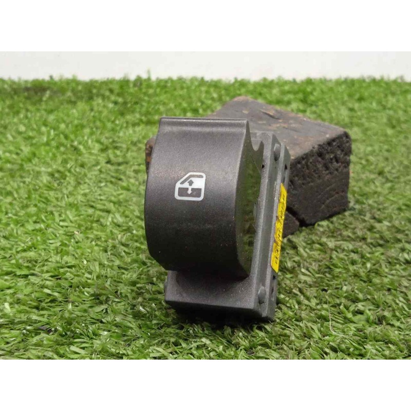 Recambio de mando elevalunas delantero derecho para fiat bravo (198) 1.9 8v jtd cat referencia OEM IAM SINREFERENCIA  