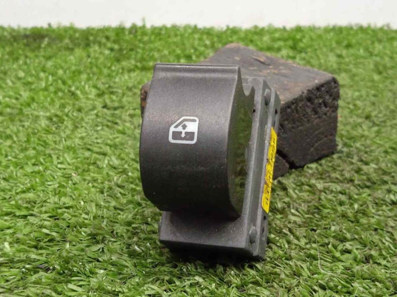 Recambio de mando elevalunas delantero derecho para fiat bravo (198) 1.9 8v jtd cat referencia OEM IAM SINREFERENCIA  