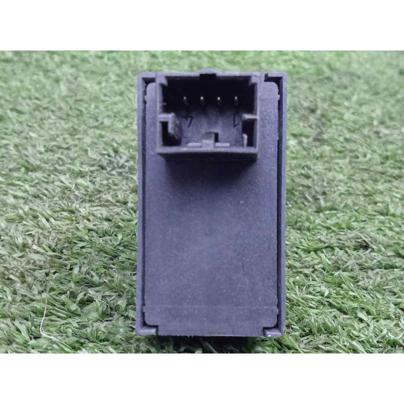 Recambio de mando elevalunas delantero derecho para fiat bravo (198) 1.9 8v jtd cat referencia OEM IAM SINREFERENCIA  