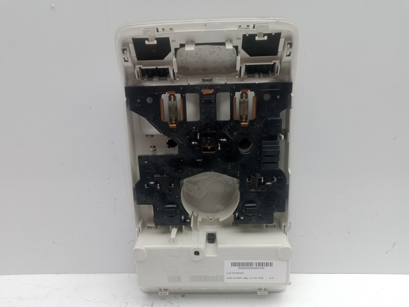Recambio de luz interior para audi a4 ber. (b8) 1.8 16v tfsi referencia OEM IAM 8T0947135A  