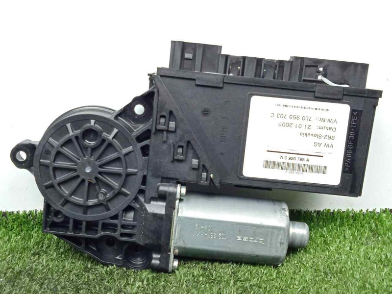 Recambio de motor elevalunas trasero izquierdo para volkswagen touareg (7la) 2.5 tdi referencia OEM IAM 7L0959703C-0130821765  
