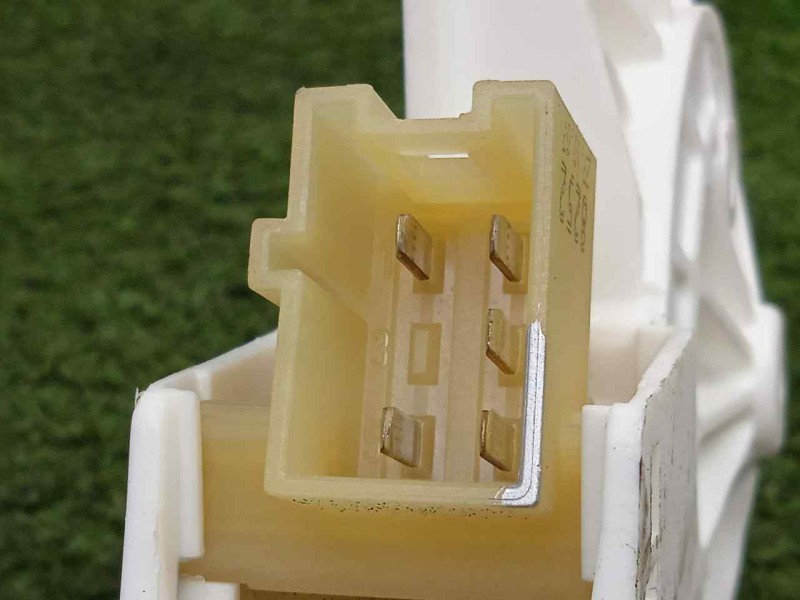 Recambio de motor elevalunas trasero derecho para mercedes-benz clase r (w251) 3.0 cdi cat referencia OEM IAM A2518200208-996149