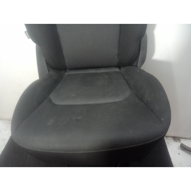 Recambio de asiento delantero derecho para jeep renegade 1.0 t-gdi cat referencia OEM IAM  TELA NEGRO