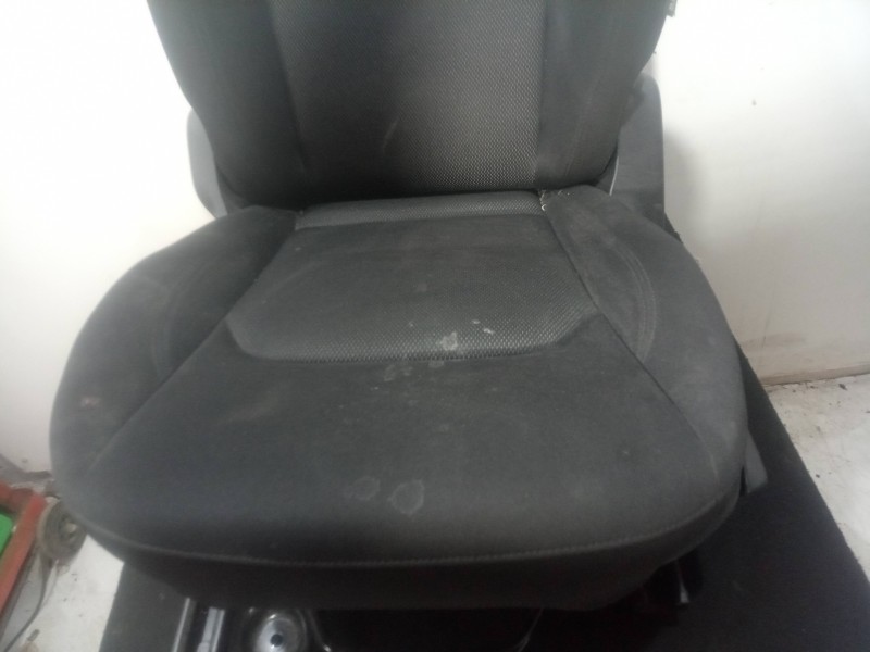 Recambio de asiento delantero izquierdo para jeep renegade 1.0 t-gdi cat referencia OEM IAM  TELA NEGRO 