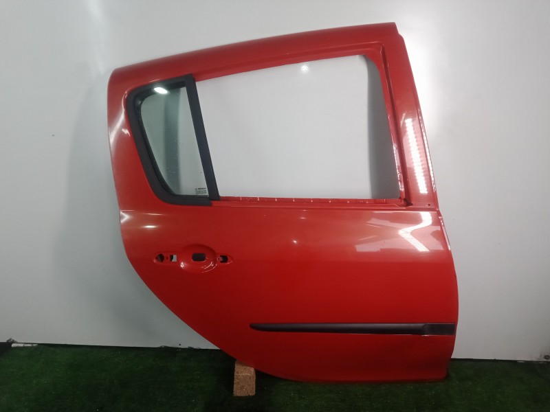 Recambio de puerta trasera derecha para renault clio iii 1.2 referencia OEM IAM   ROJO