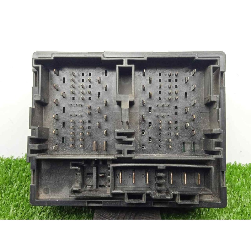 Recambio de caja reles / fusibles para fiat freemont (345) 2.0 16v multijet cat referencia OEM IAM 68068355AD  