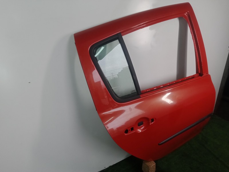 Recambio de puerta trasera derecha para renault clio iii 1.2 referencia OEM IAM   ROJO