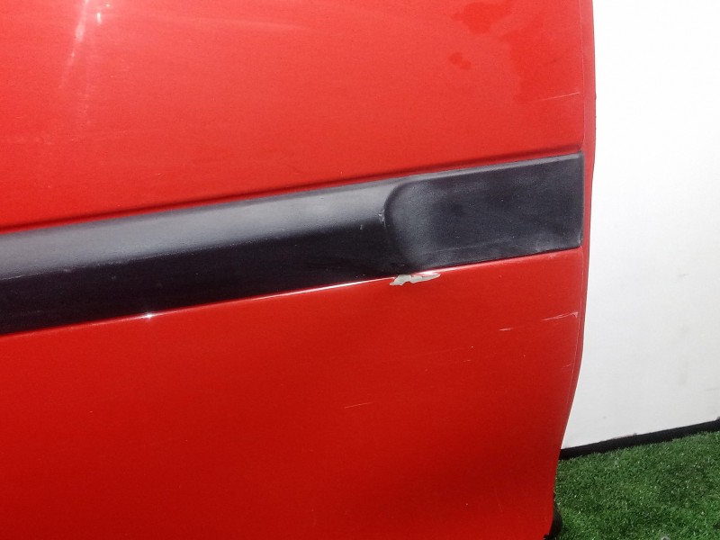 Recambio de puerta trasera derecha para renault clio iii 1.2 referencia OEM IAM   ROJO