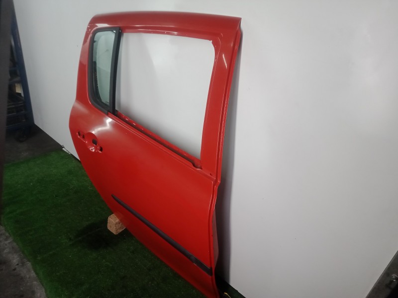 Recambio de puerta trasera derecha para renault clio iii 1.2 referencia OEM IAM   ROJO