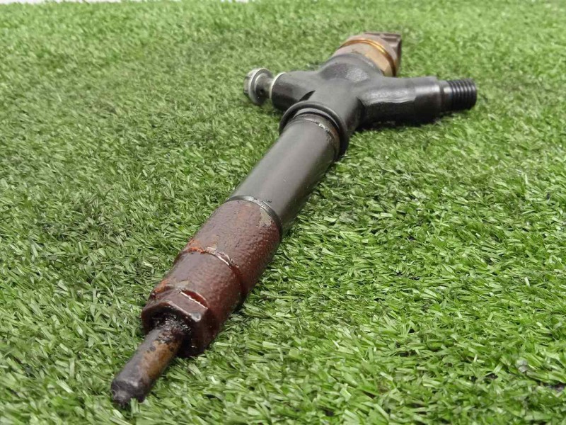 Recambio de inyector para toyota avensis berlina (t25) 2.2 d-4d cat referencia OEM IAM 236700R160  