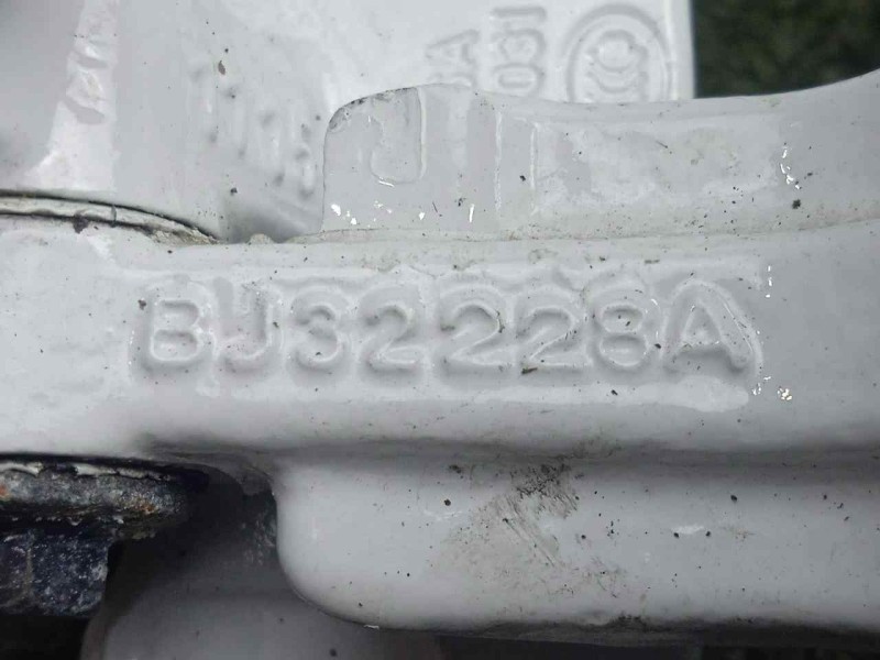 Recambio de bisagra para land rover evoque 2.2 td4 cat referencia OEM IAM BJ32228A TRASERA DERECHA SUPERIOR 