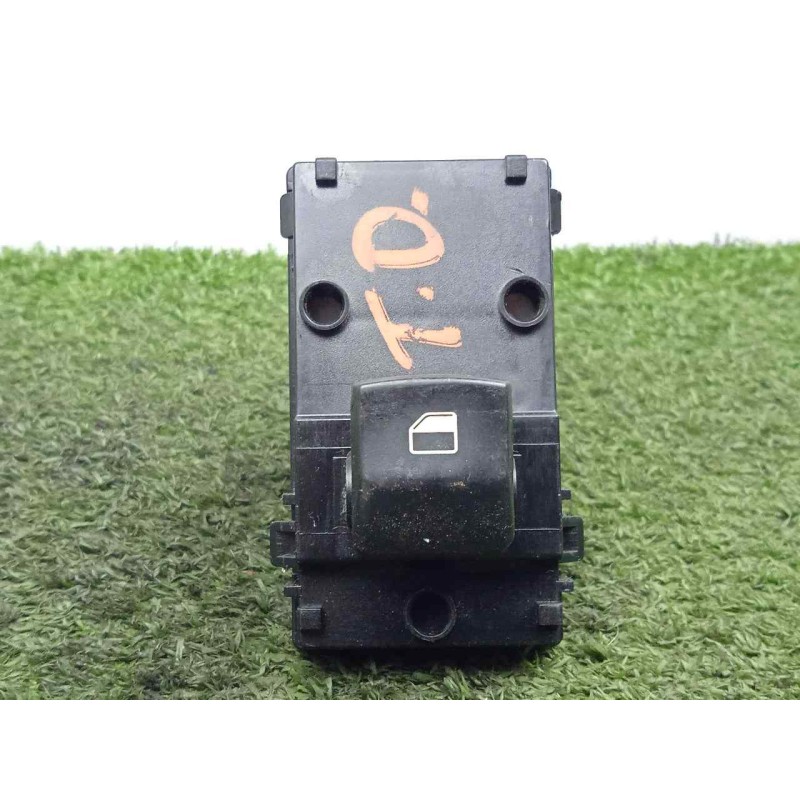 Recambio de mando elevalunas trasero derecho para kia ceed 1.0 tgdi cat referencia OEM IAM 40B5221500  